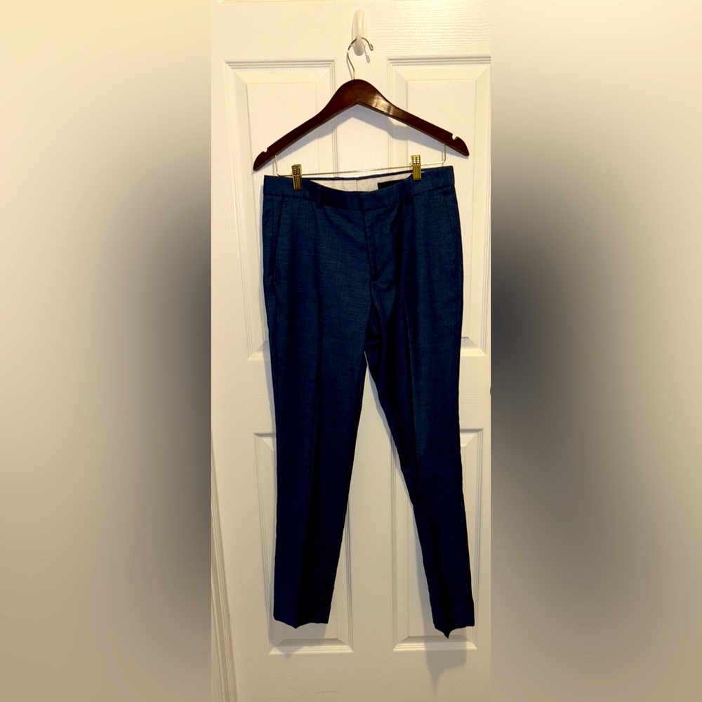 H&M men’s Skinny Fit 32R Suit Paints. Dark Navy. Excellent condition
